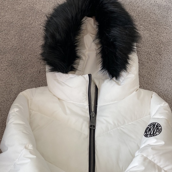 DKNY Puffer Full Zip Up- Preloved - Picture 5 of 15